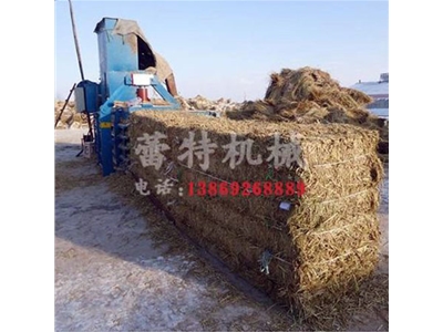 大型秸稈打（dǎ）包機