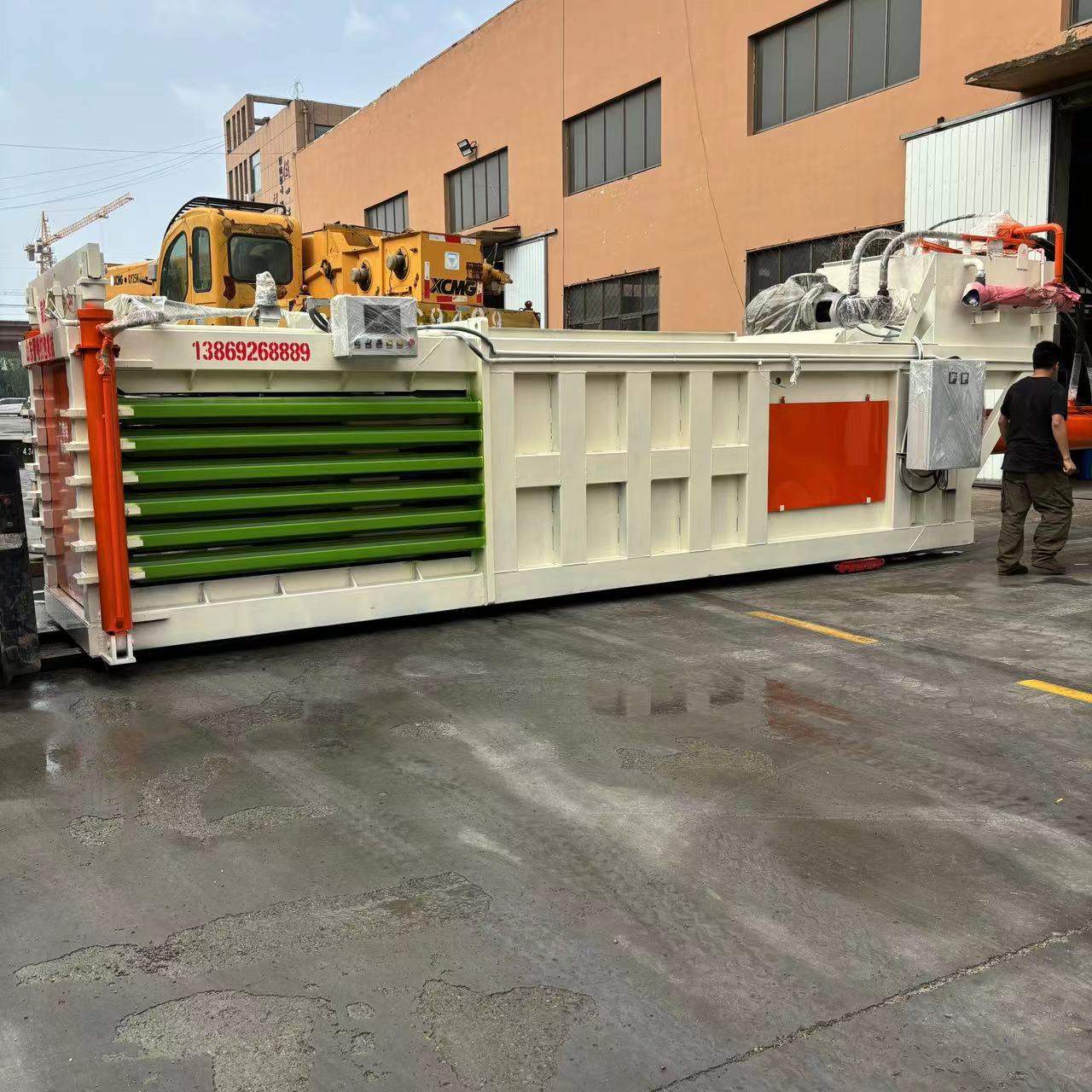 礦泉水瓶打包機的使用過程中要注意什（shí）麽